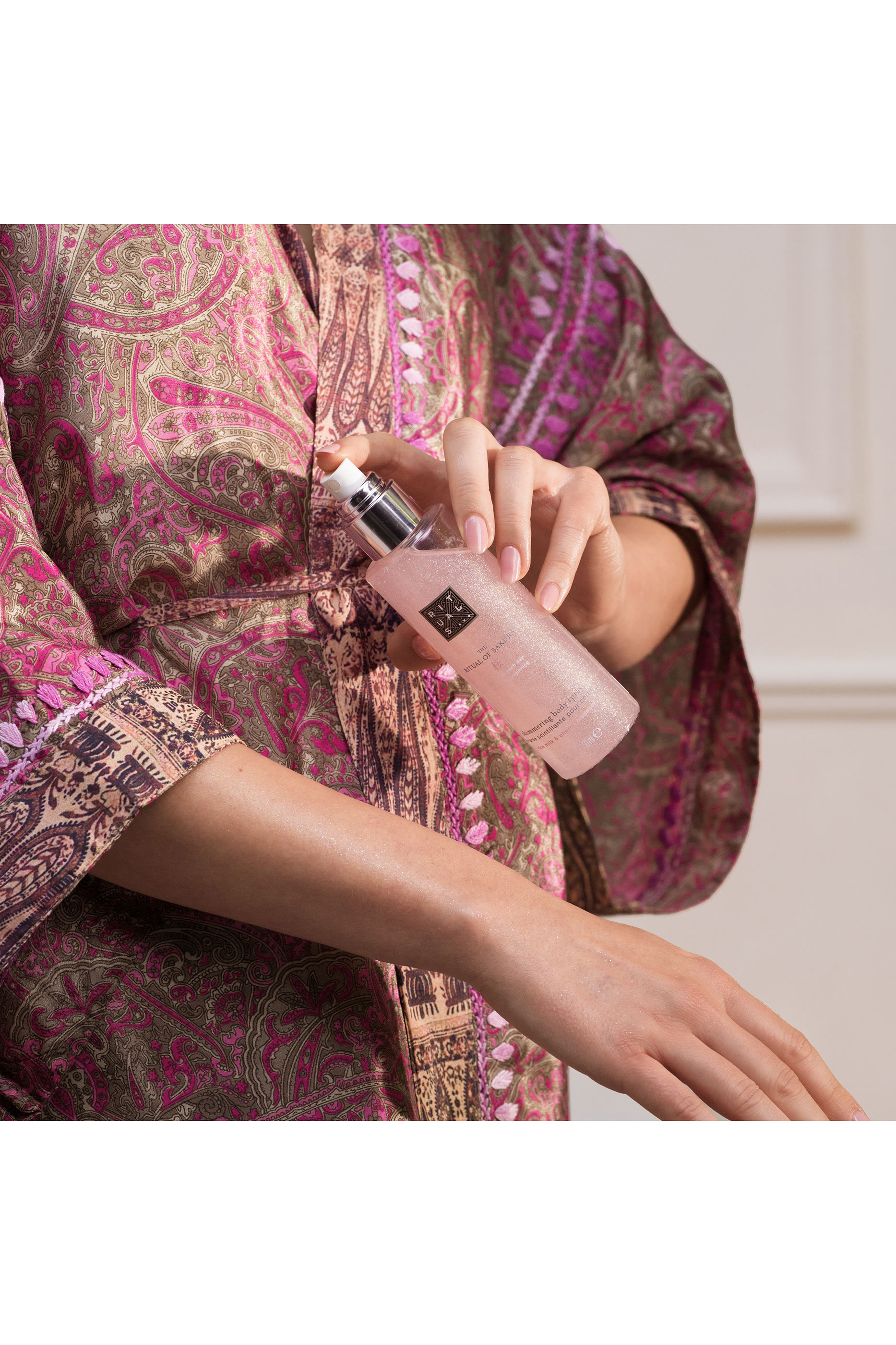 The Ritual of Sakura Shimmering Body Spray
