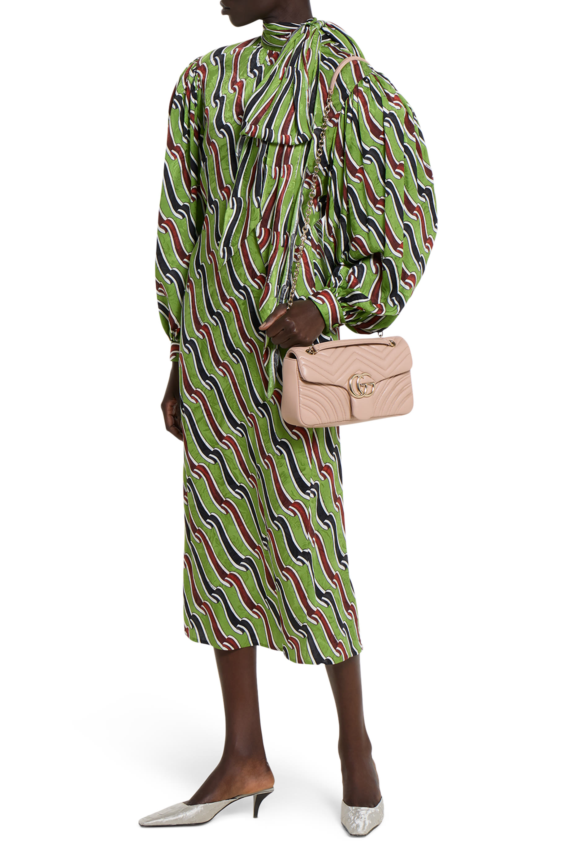 GG Marmont Medium Shoulder Bag