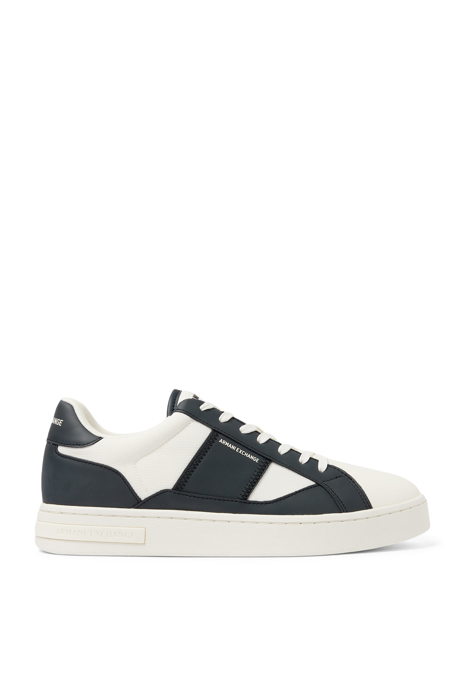 Contrasting Side Band Sneakers