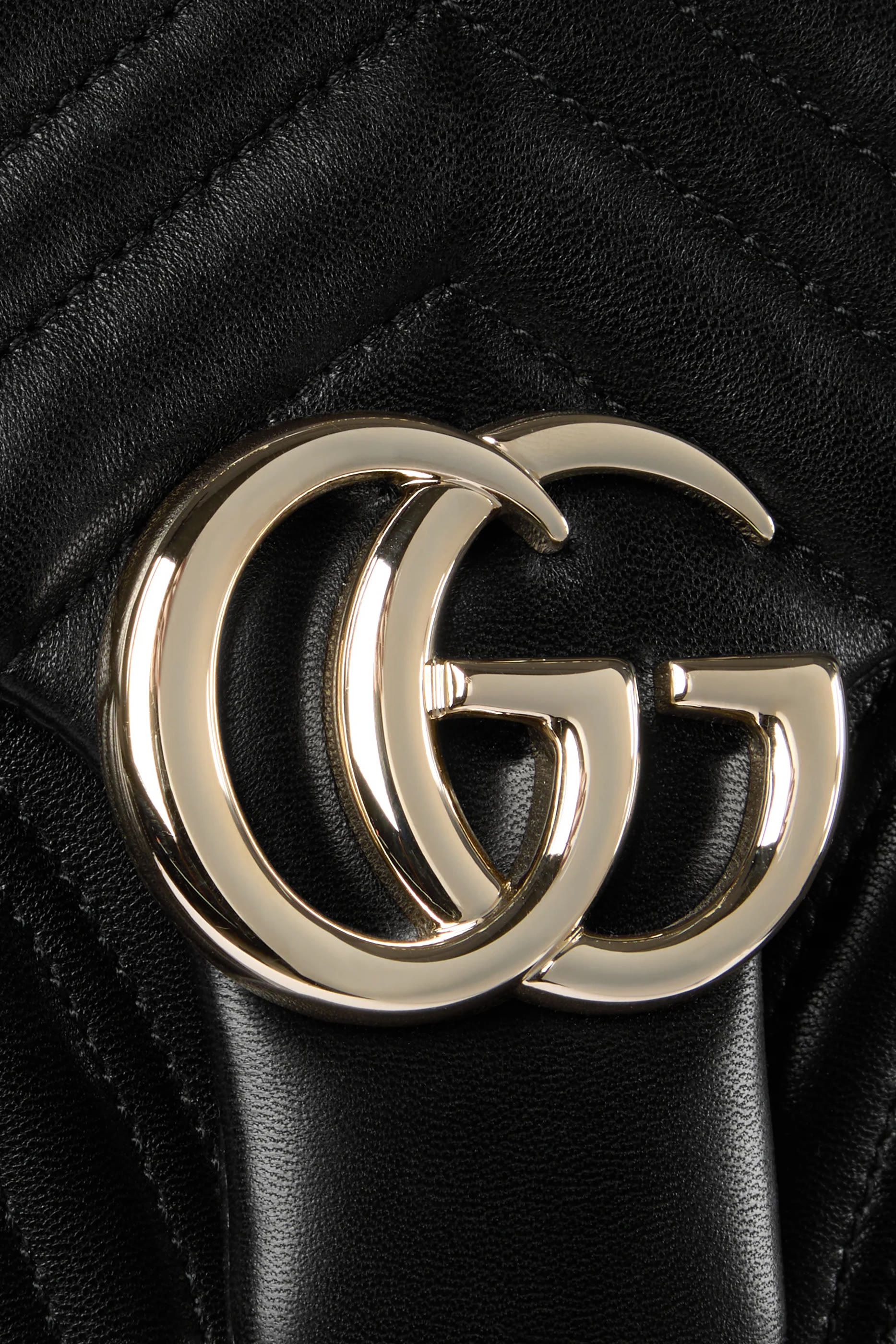 GG Marmont Medium Shoulder Bag