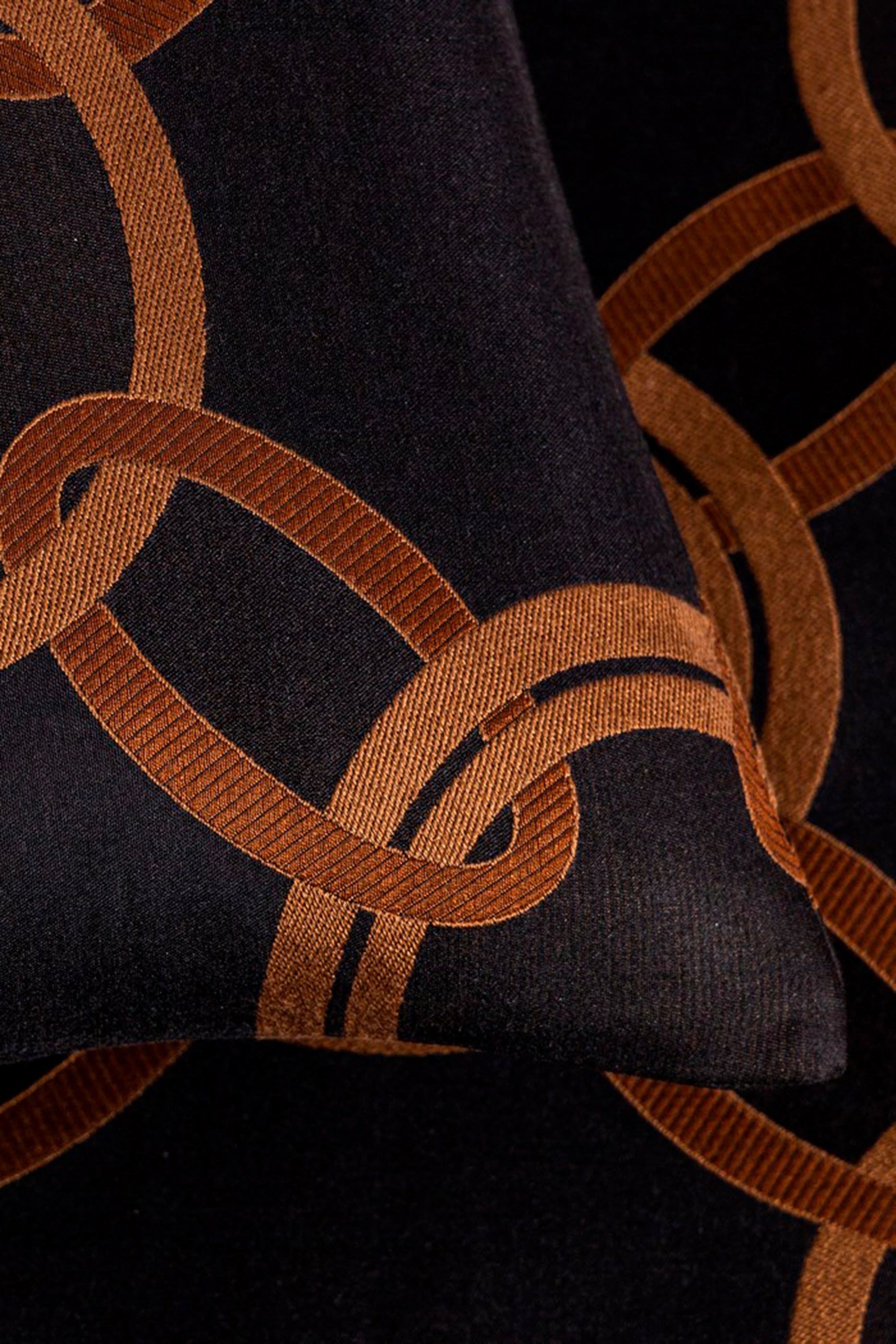 Lux Chains Cushion Cover