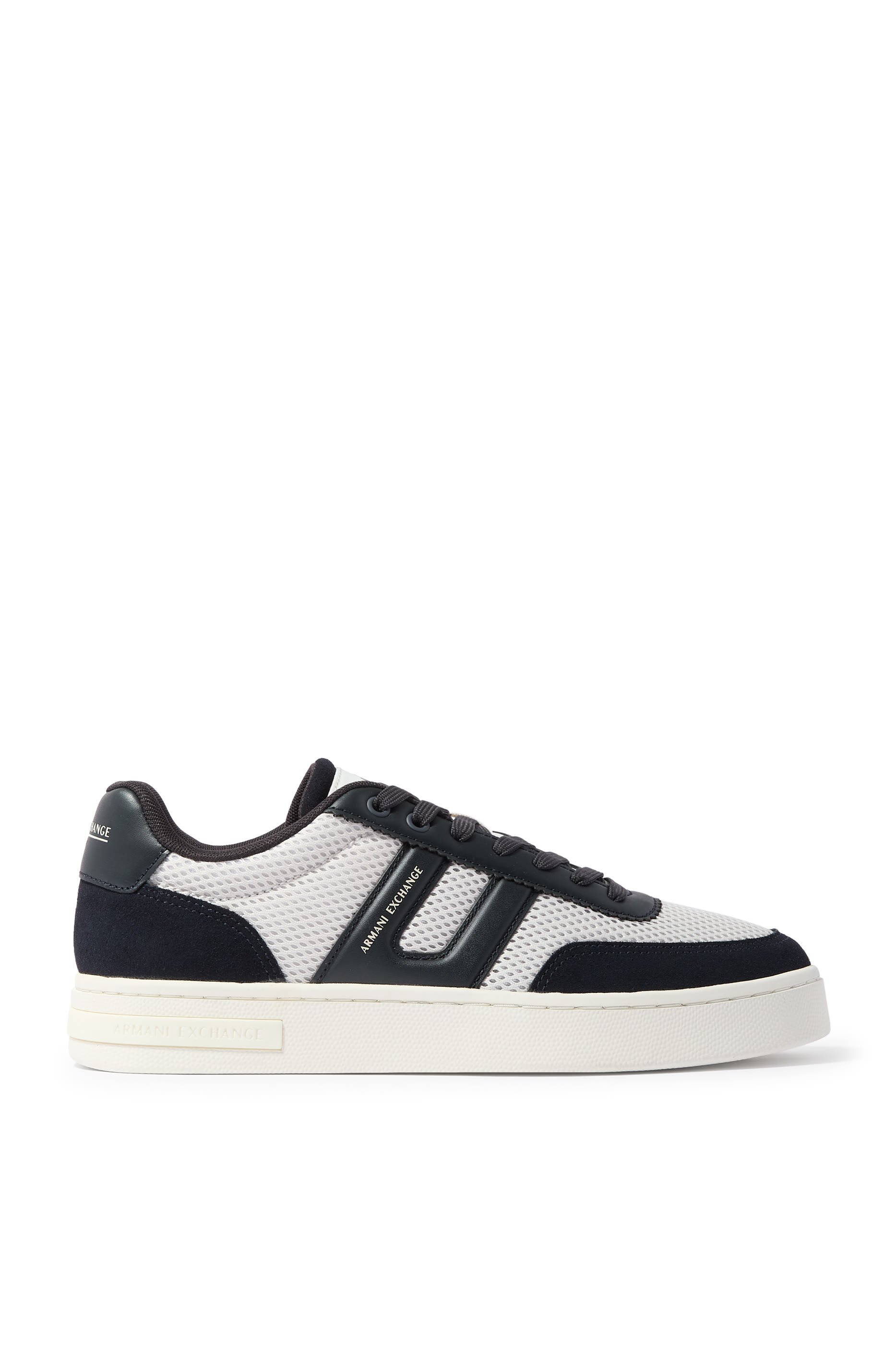 London Flat Low-Top Sneakers