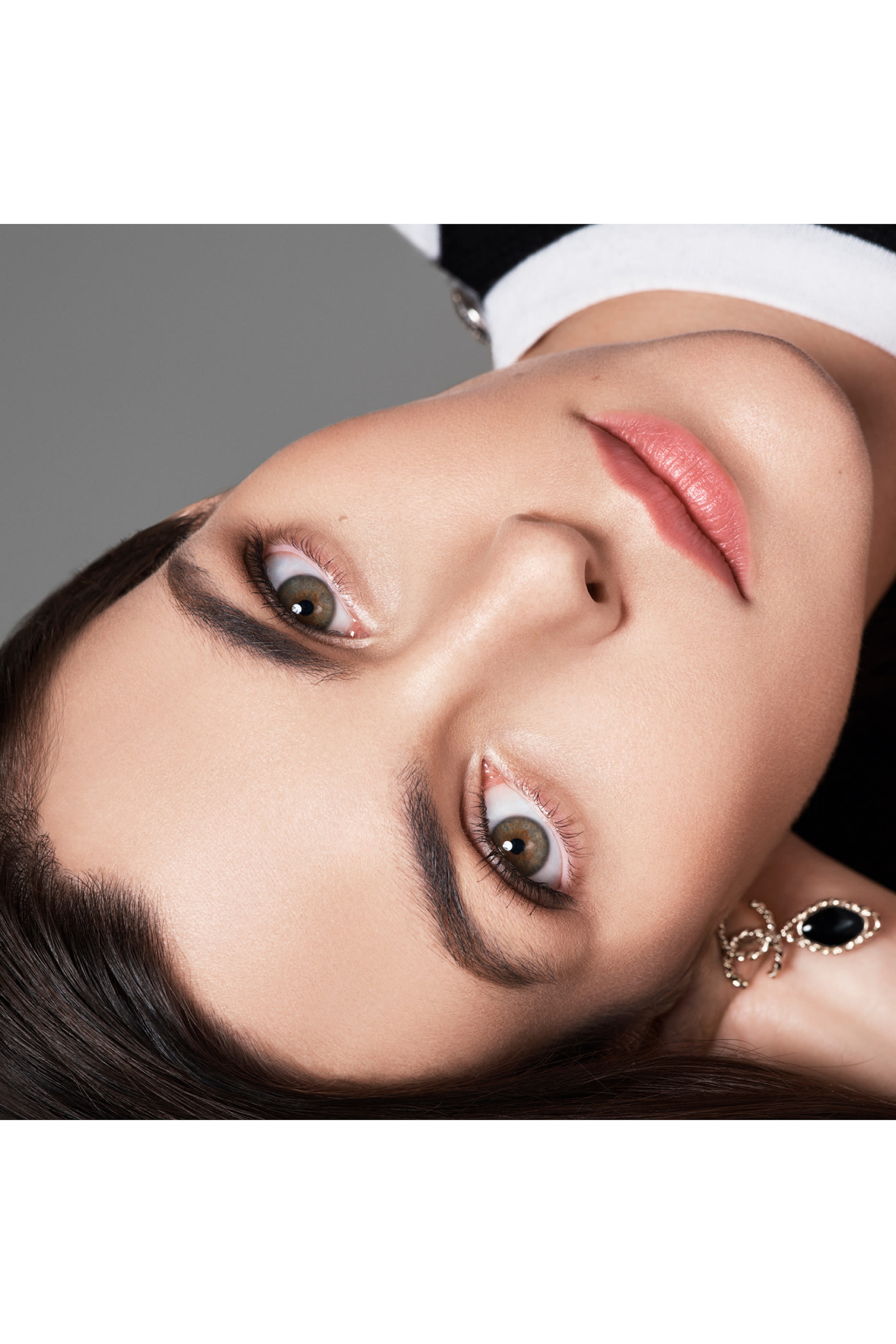 Poudre Universelle Libre, Natural Finish Loose Powder. On-The-Go Format