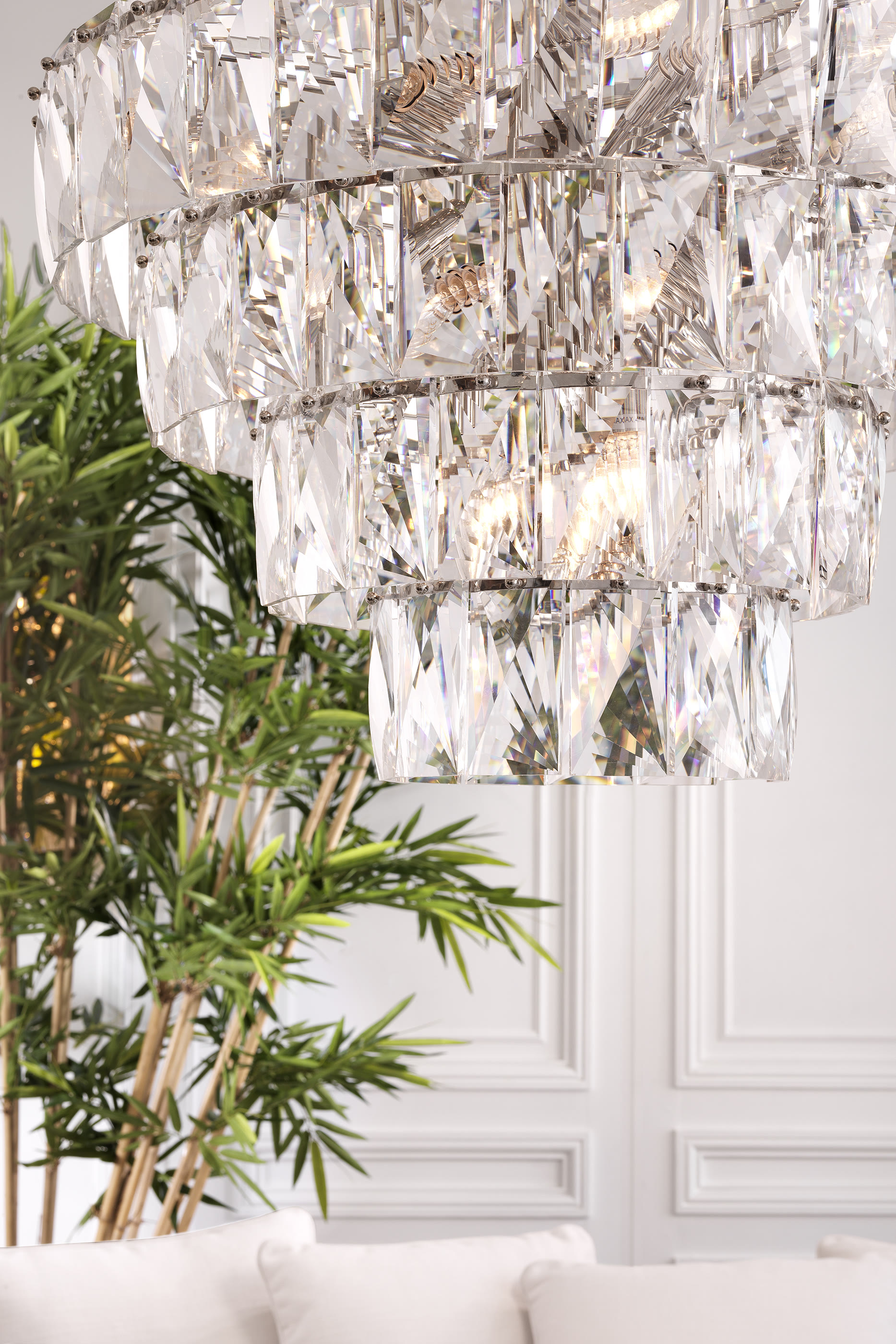 Amazone L Chandelier