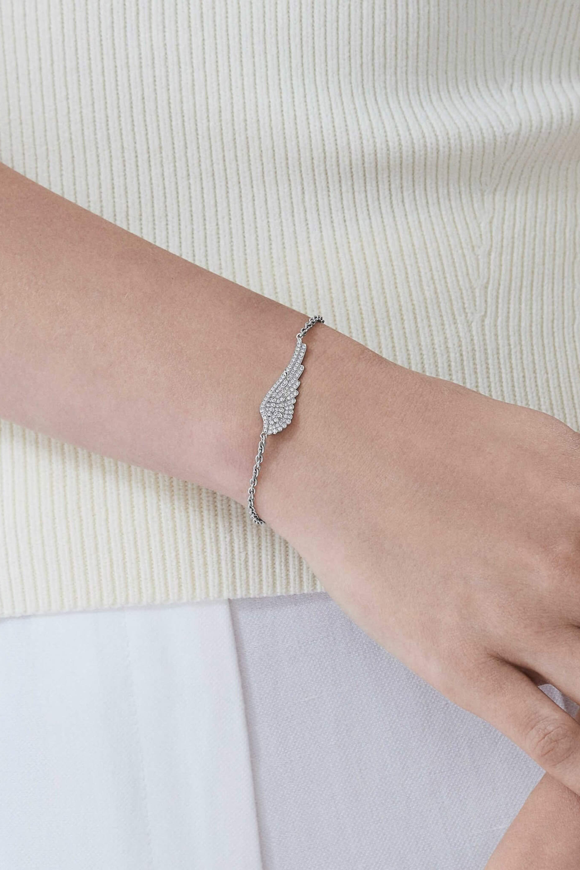 Wings Classic Mini Icons Diamond Bracelet in White Gold