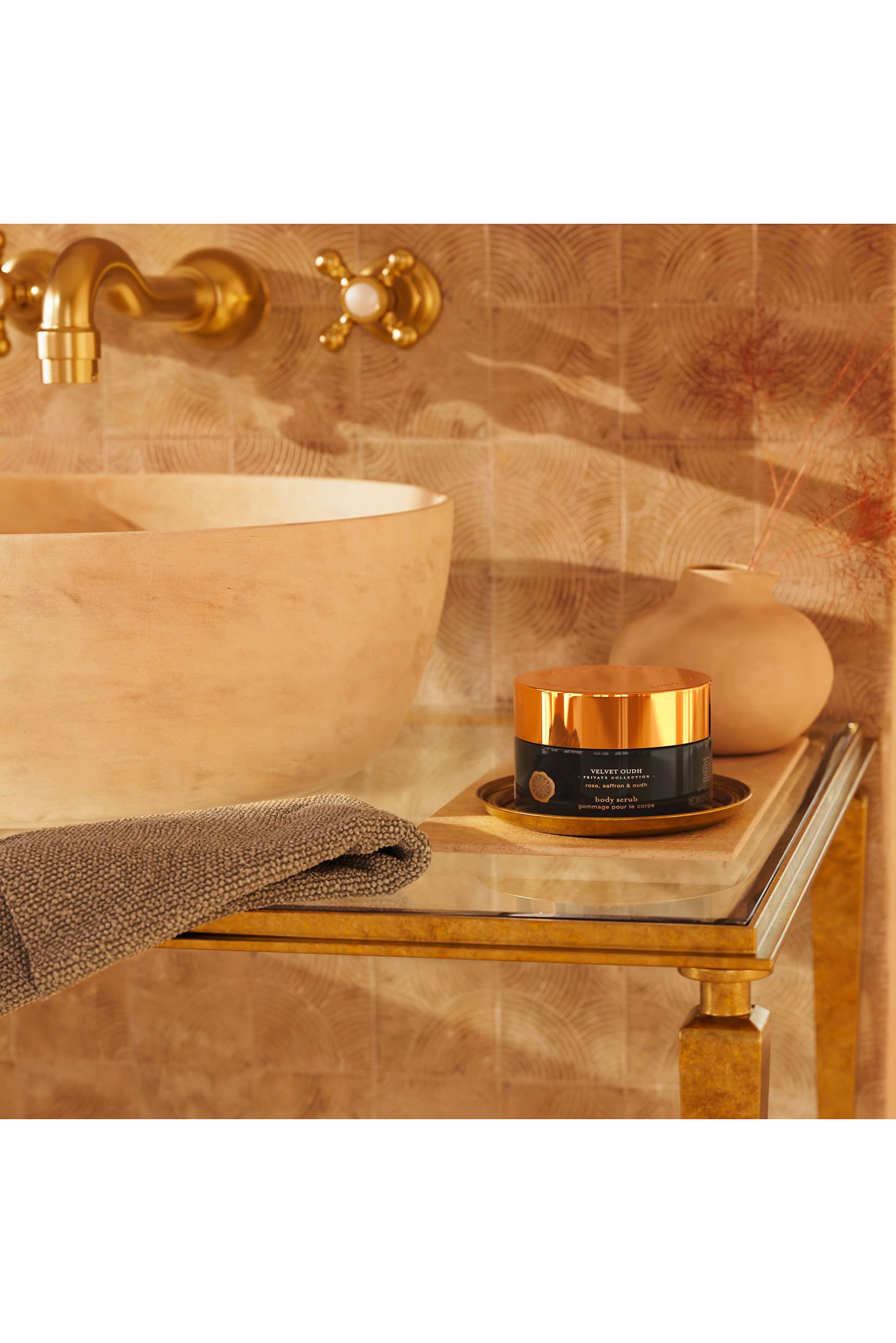 Velvet Oudh Body Scrub