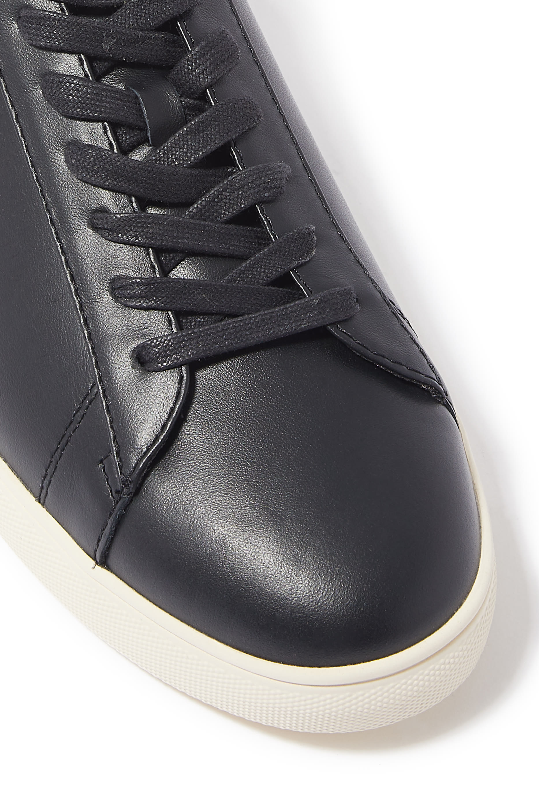 Bradley Essentials Sneakers