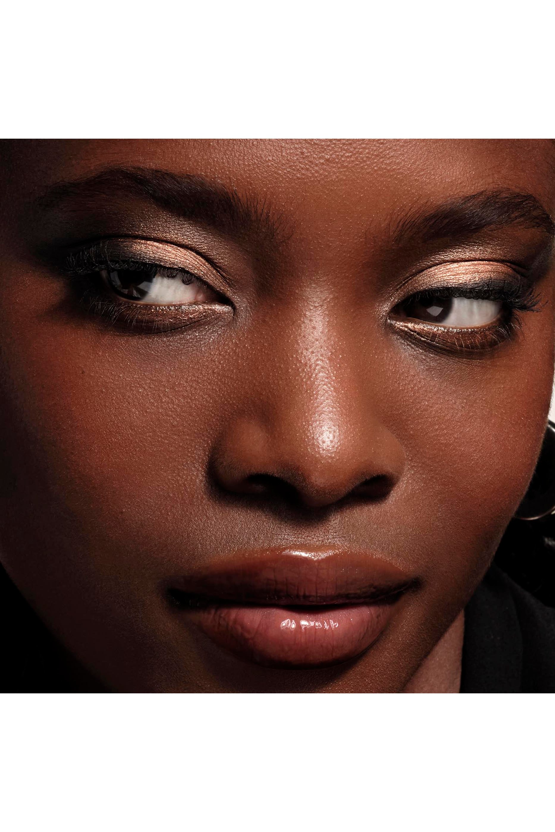 Eye Tint Long-Lasting Liquid Eyeshadow