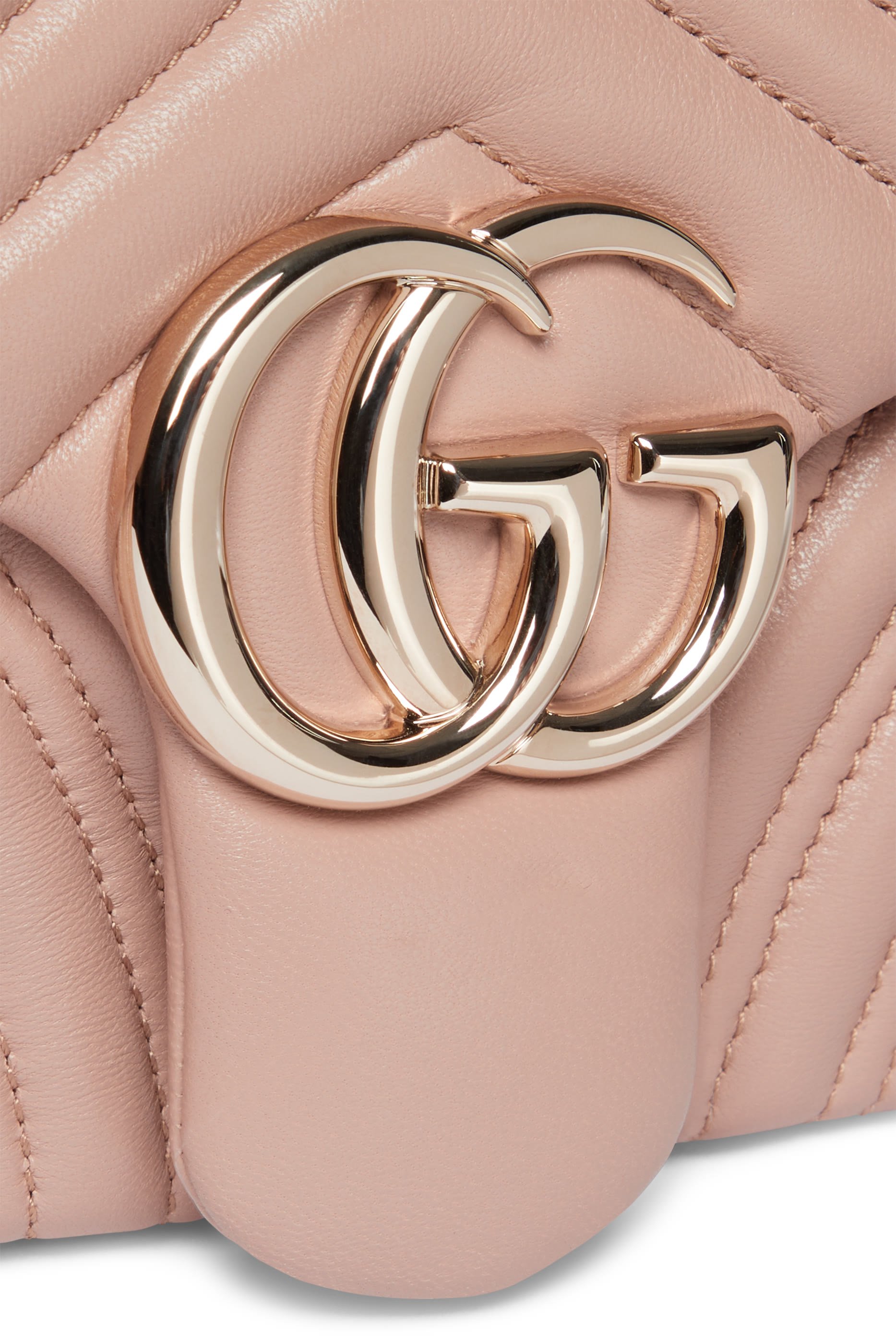 GG Marmont Medium Shoulder Bag
