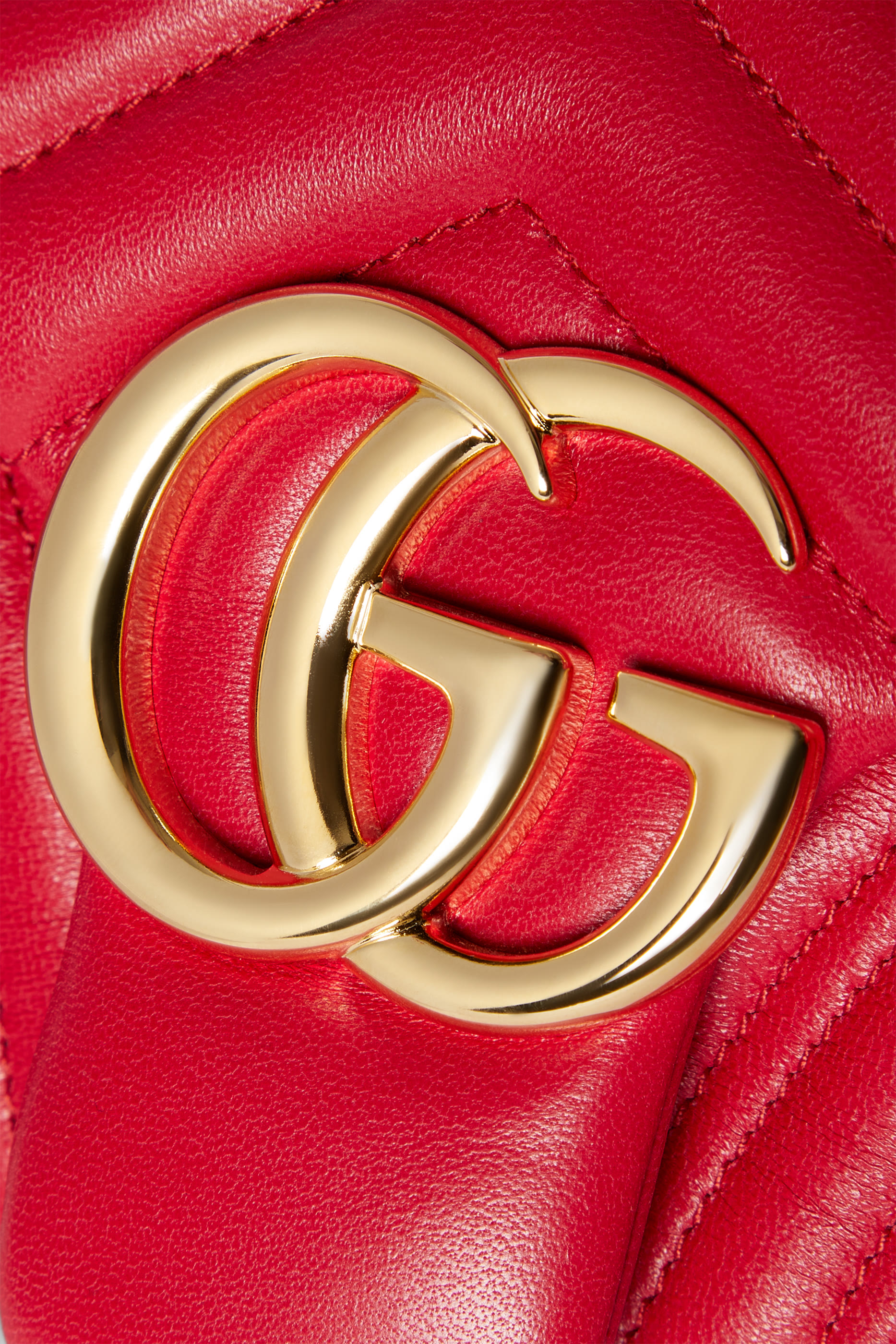 GG Marmont Medium Shoulder Bag