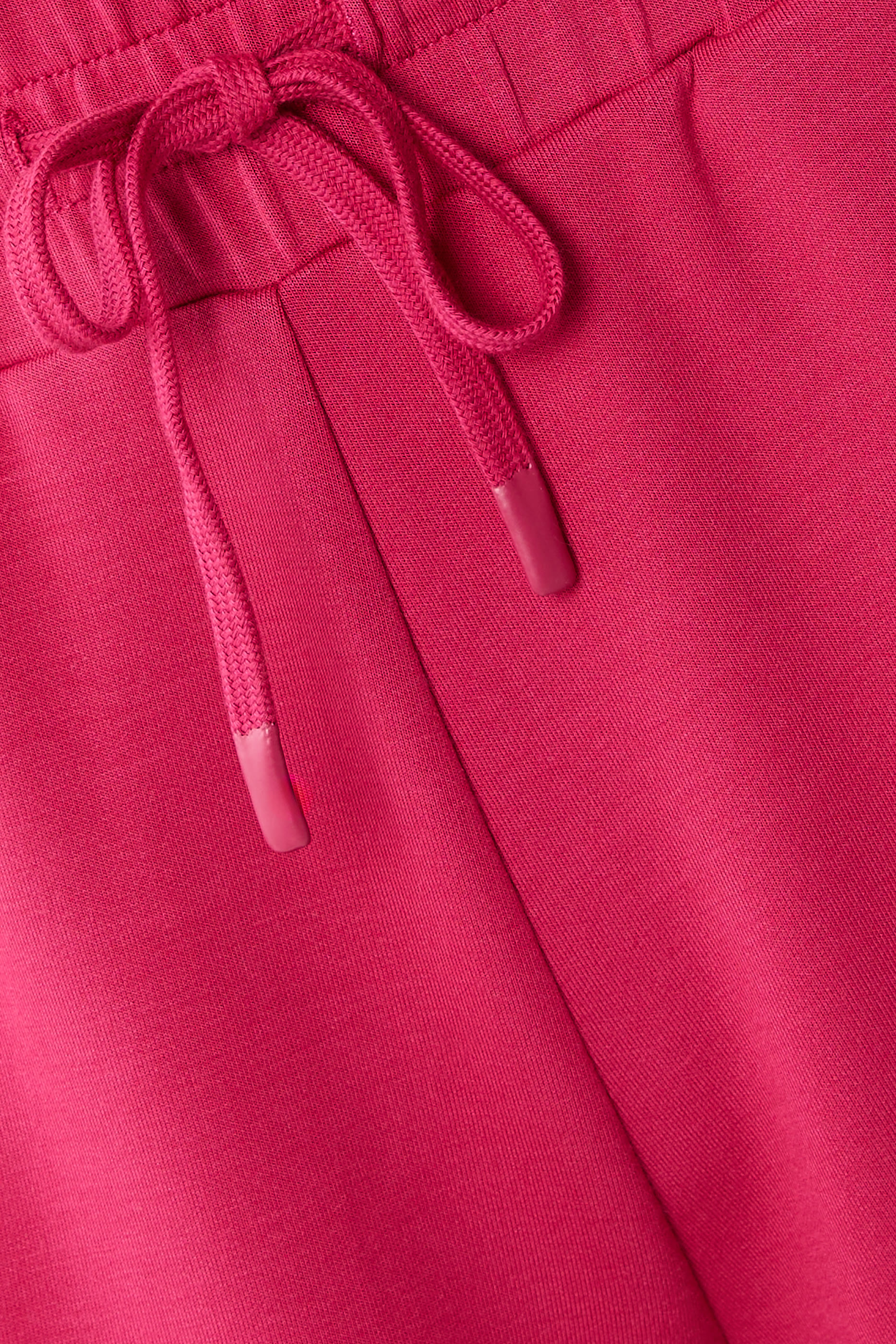Atrium High-Rise Shorts 4.5" 