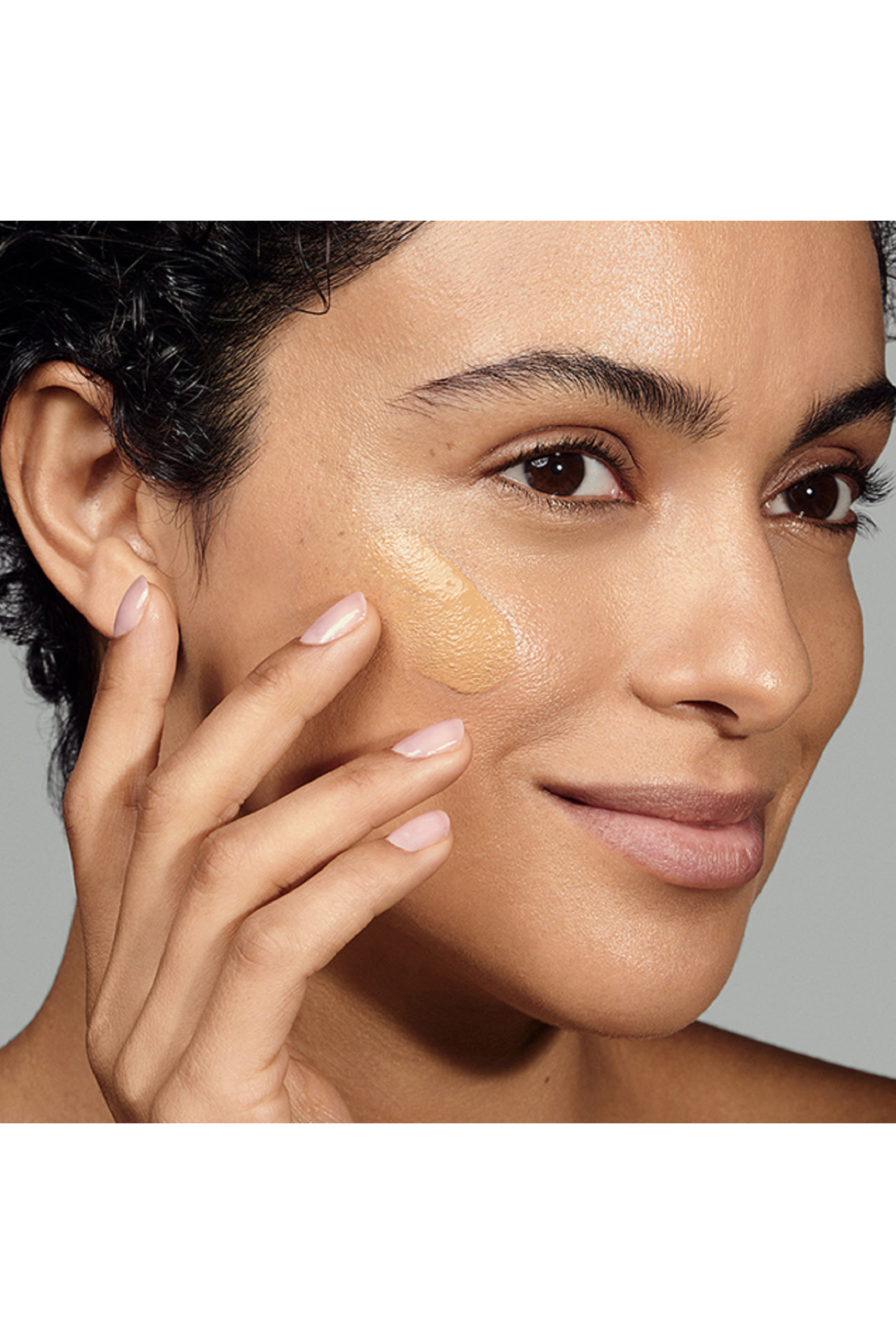 Futurist Hydra Rescue Moisturizing Makeup SPF 45