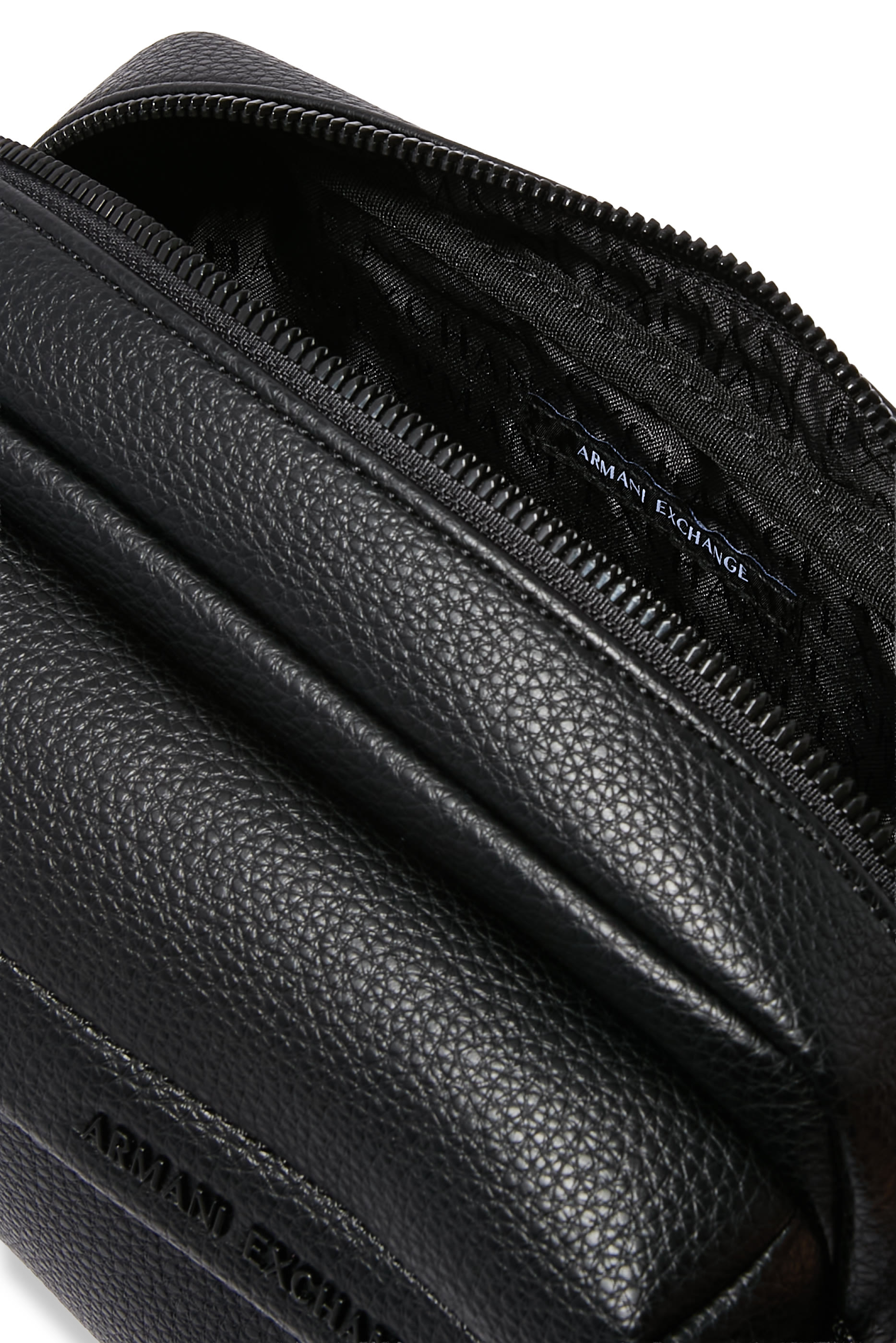Logo Essential Beauty Case