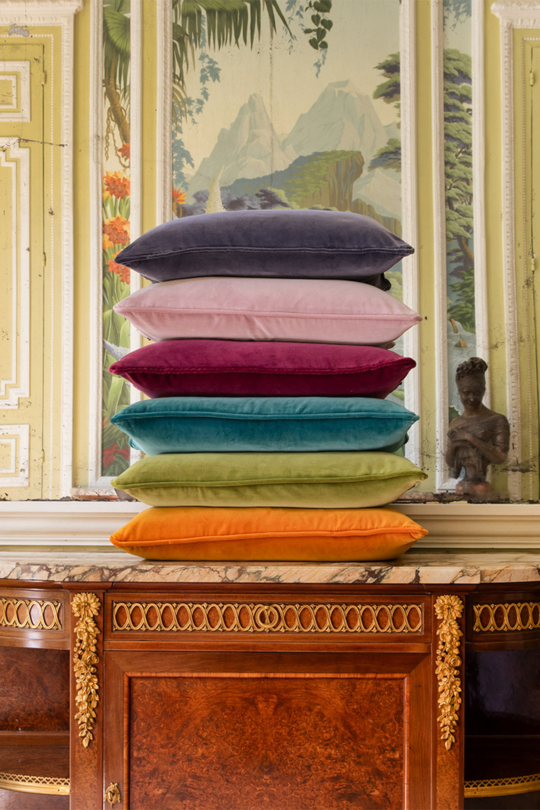 Divan Velour Cushion