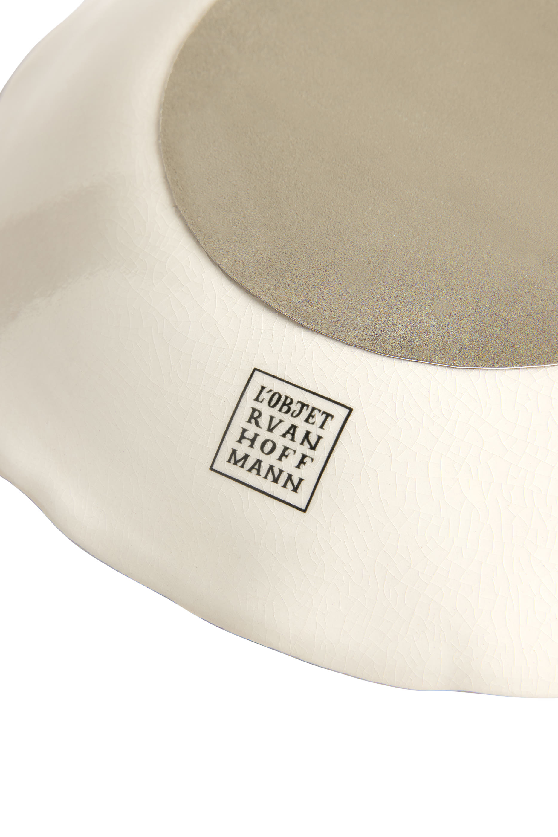 Ruan Hoffmann Plate with Ribbon Wifi Off