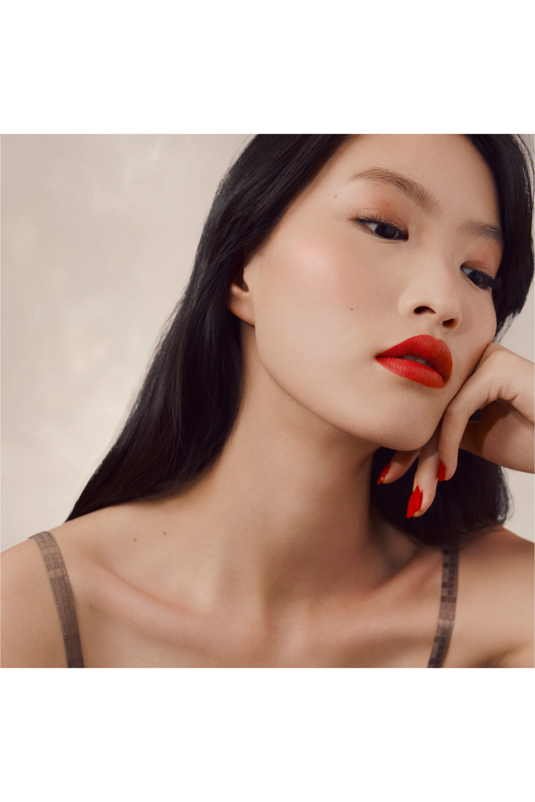 24 Faubourg Face and Eye illuminating Powder