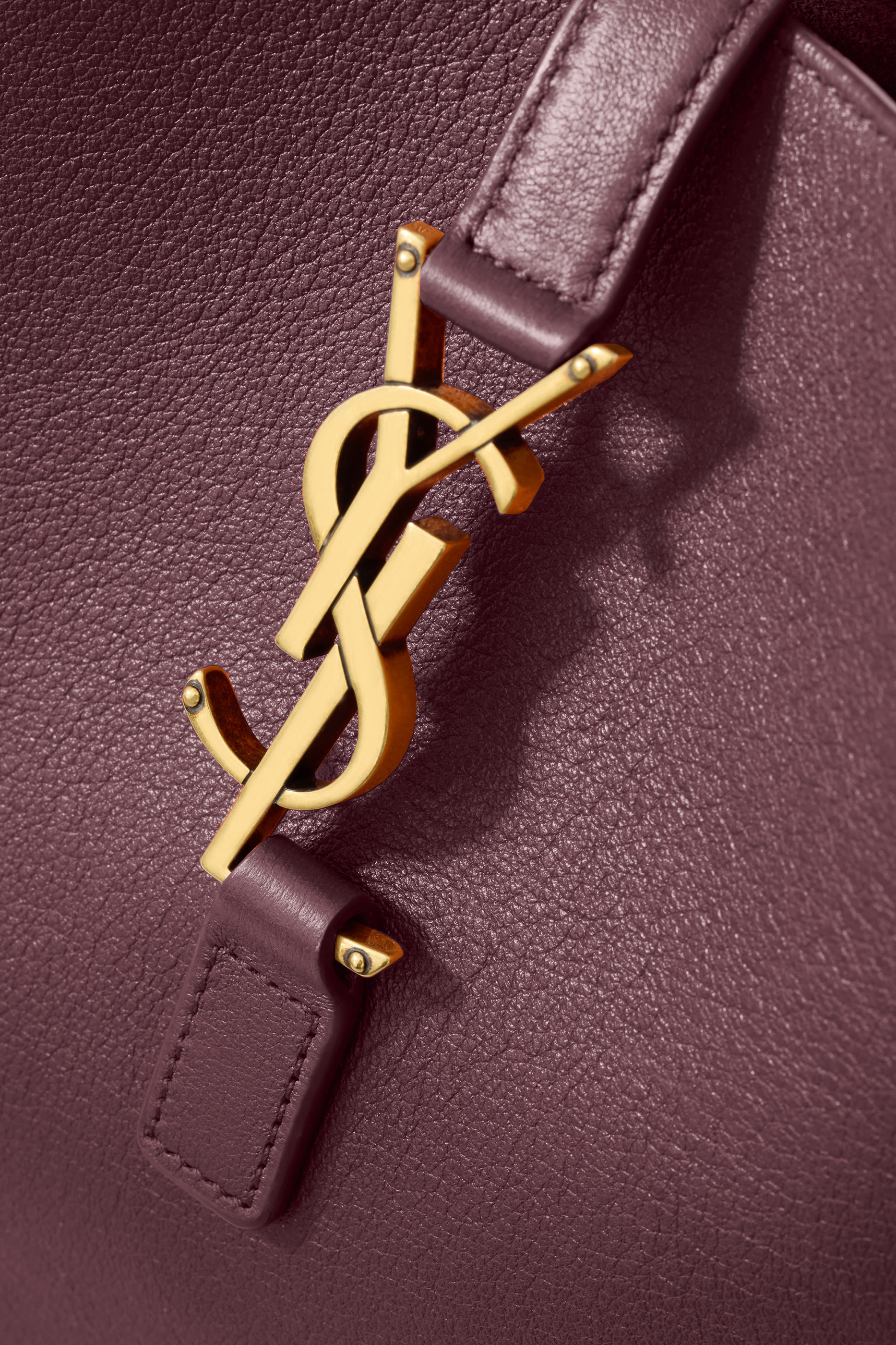  Le 5 &Agrave; 7 Supple Large Bag in Grained Leather