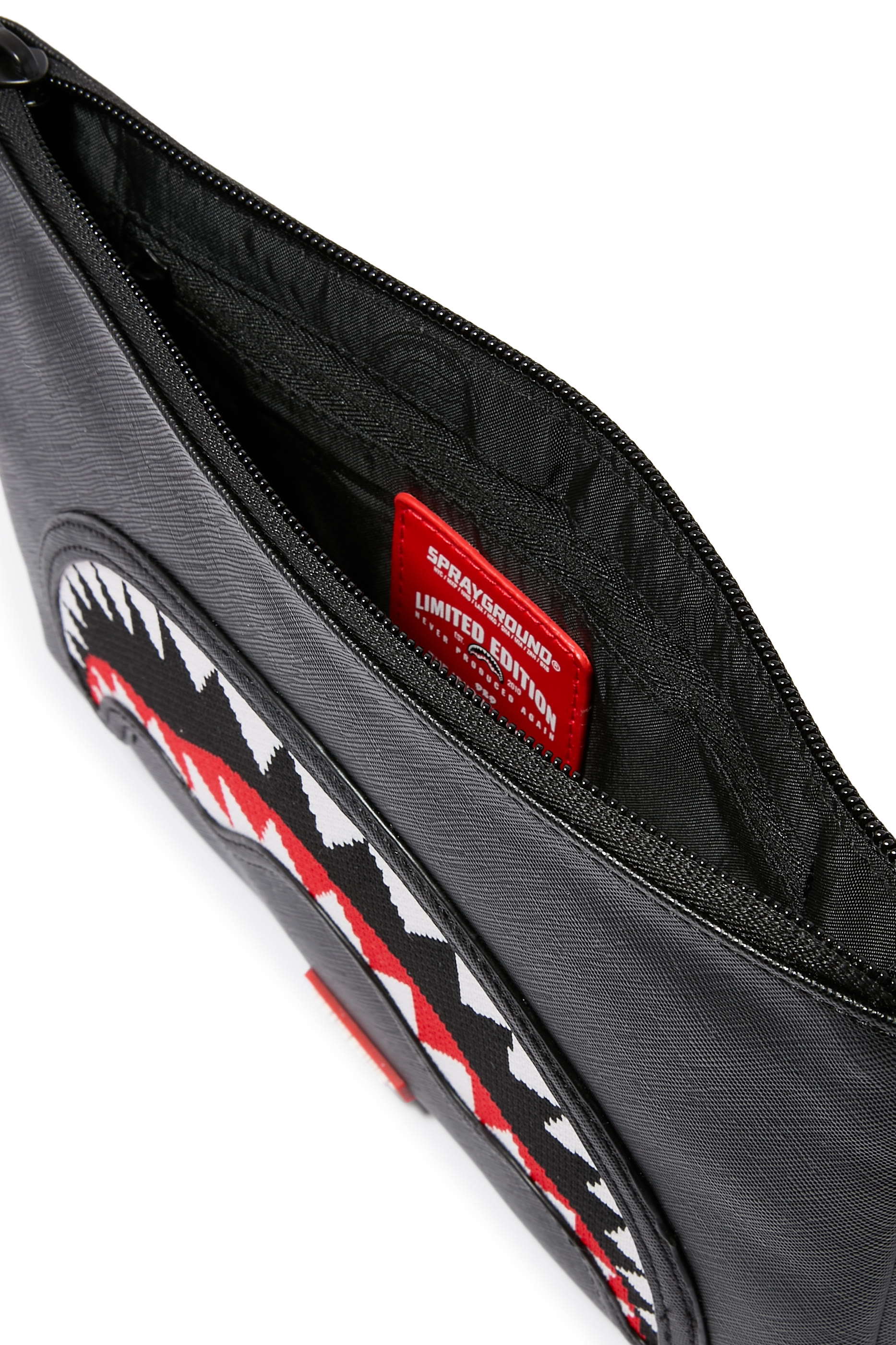 Kids  Fly Knit Mouth Crossover Clutch