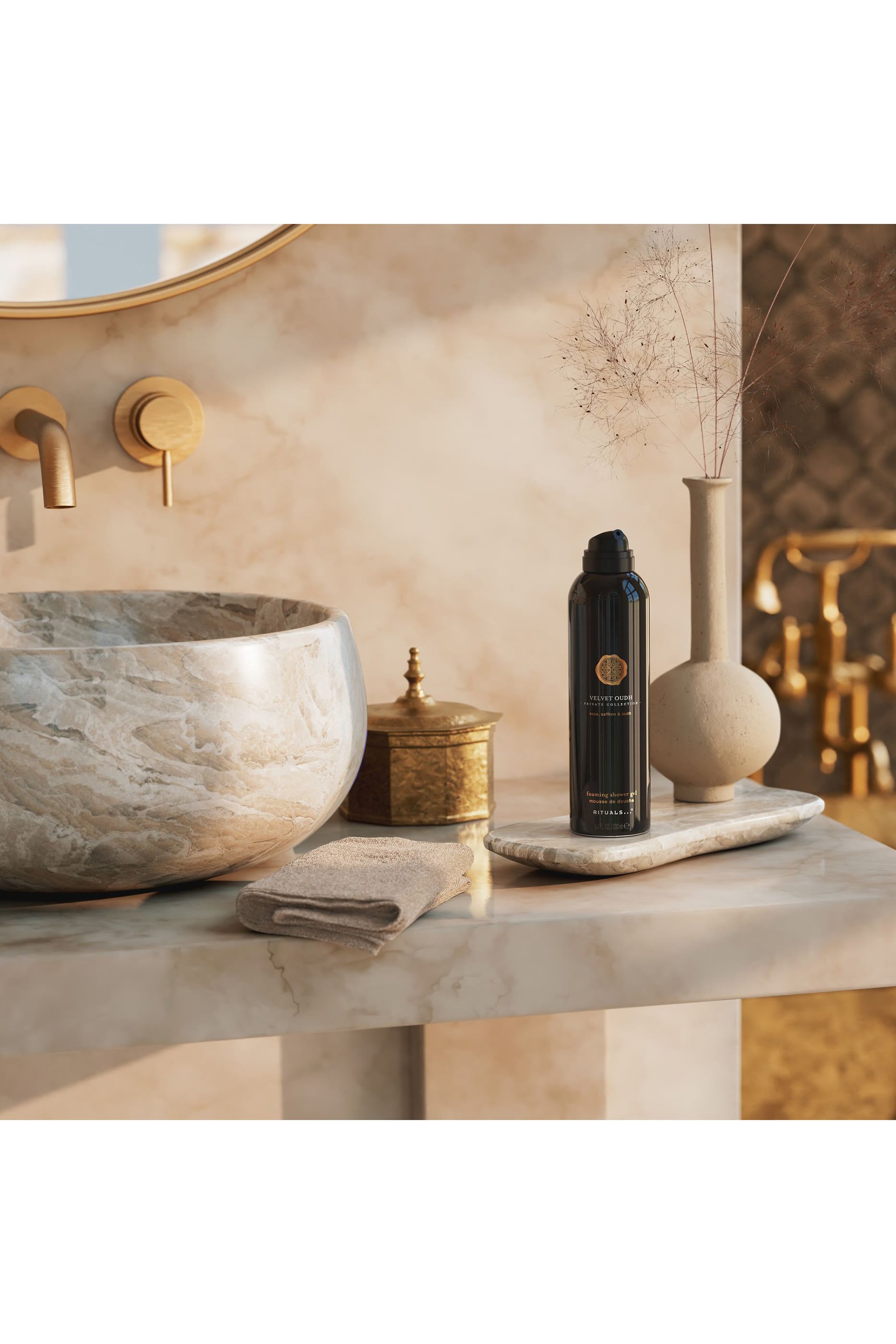Velvet Oudh Foaming Shower Gel