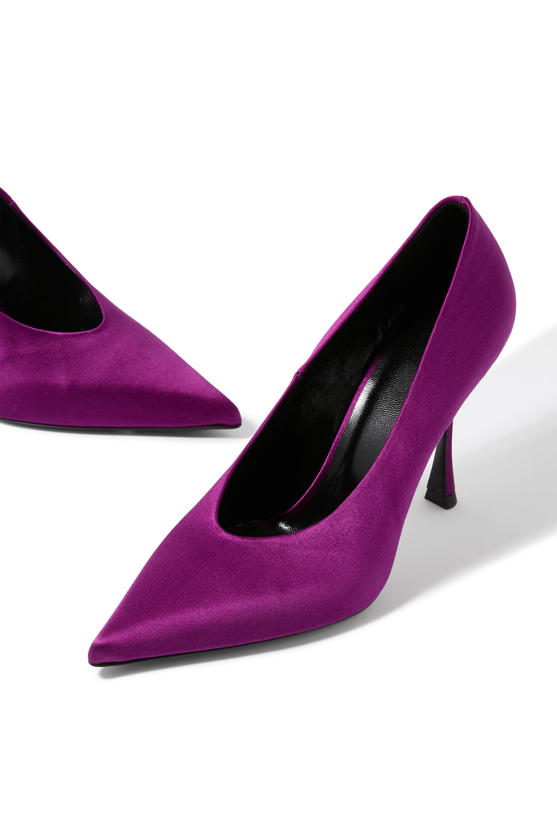  Kiss 105 Pumps