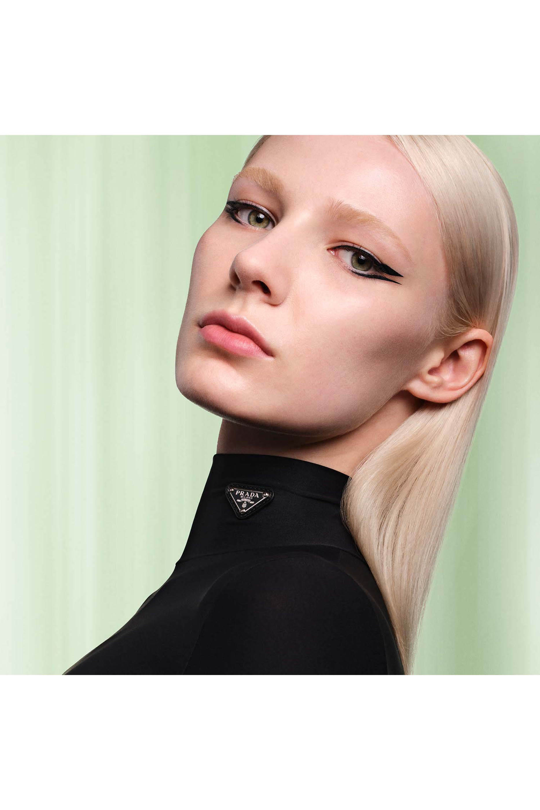 Pradalines Durable Gliding Eyeliner Pencil